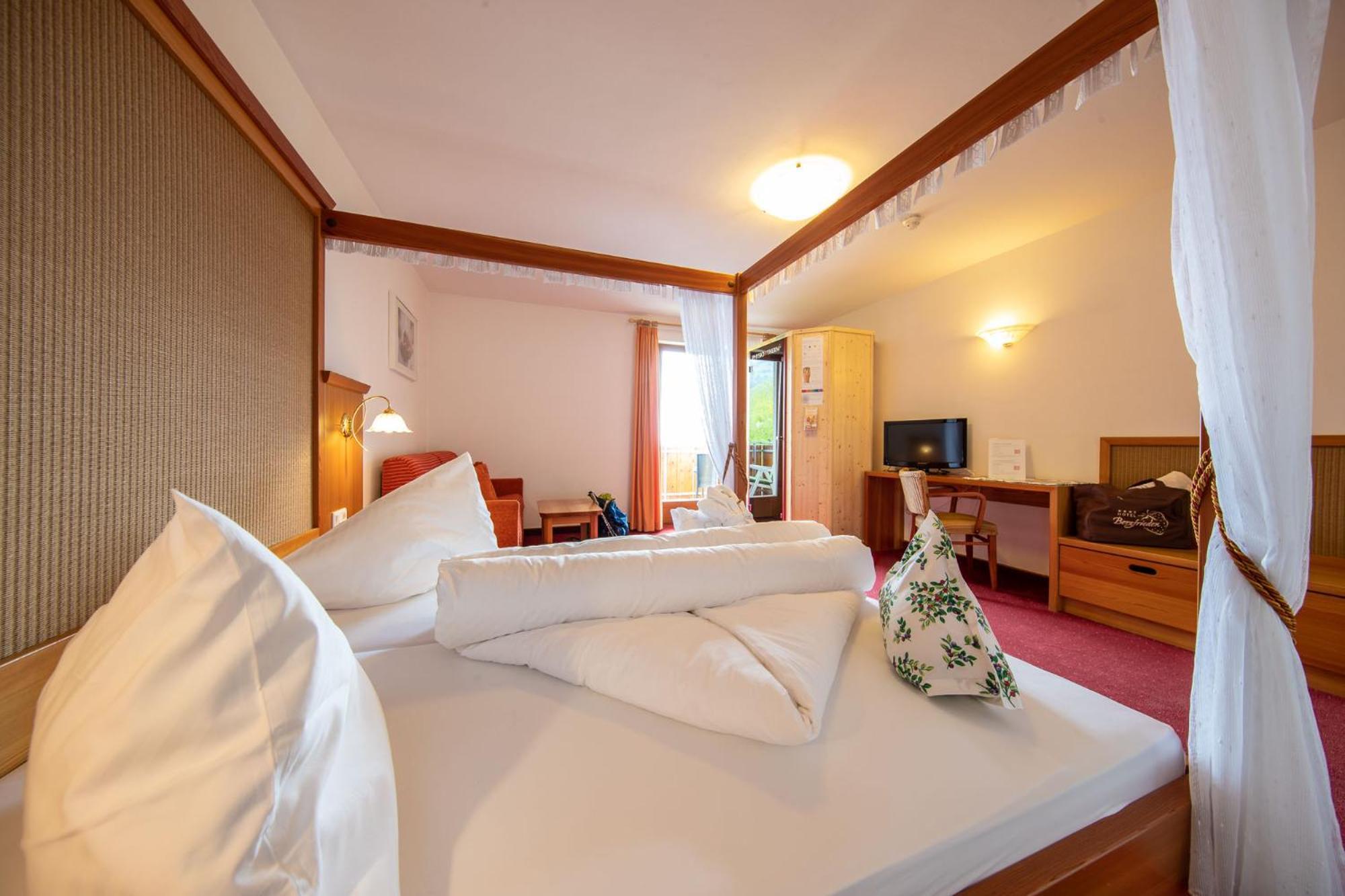 Hotel Bergfrieden Martell Rum bild