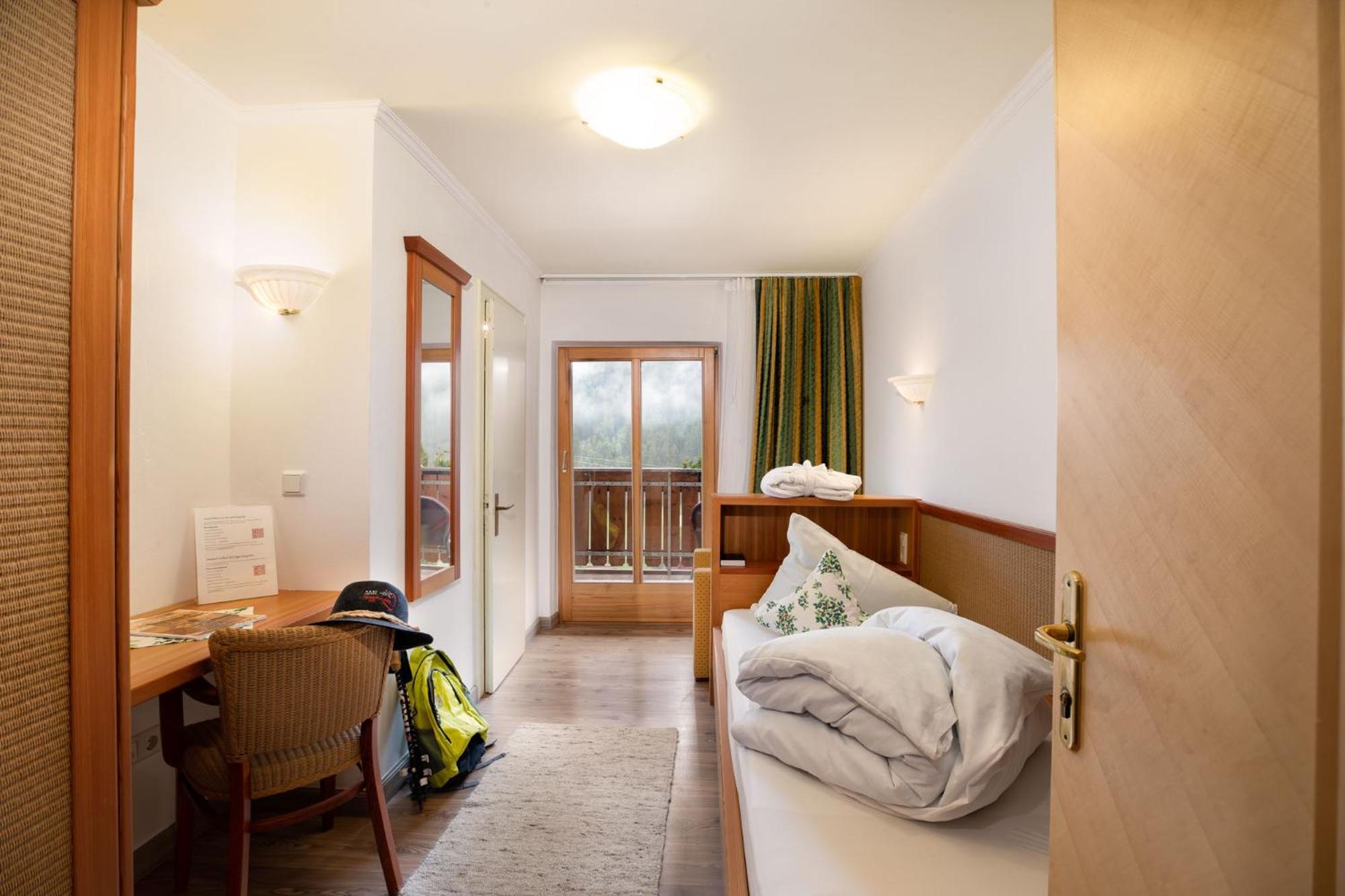 Hotel Bergfrieden Martell Rum bild