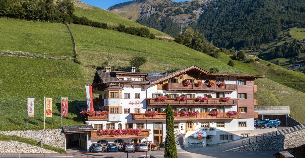 Hotel Bergfrieden Martell Exteriör bild